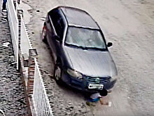 Дядя переехал трехлетнего племянника, не заметив, как тот играет: видео