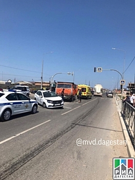 Один человек погиб при столкновении легковушки и КамАЗа в Дагестане