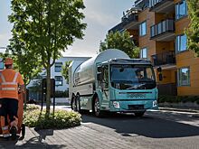 Электрический грузовик Volvo FE заметили на станции быстрой зарядки