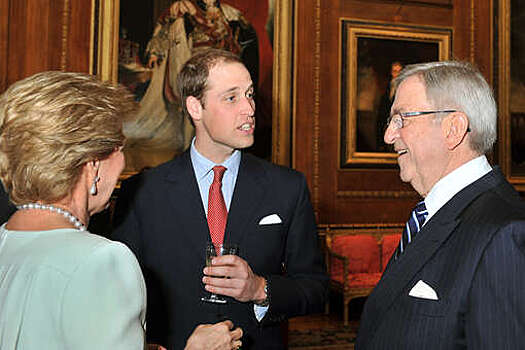 Принц Уильям не пришел на похороны своего крестного отца и разочаровал британцев
