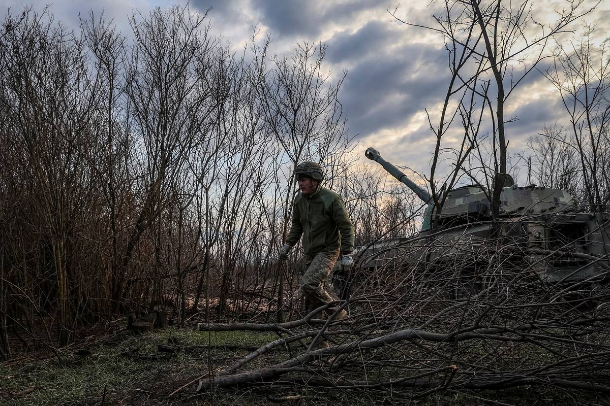 Украинский пленный рассказал о бросавших гранаты в мирных жителей бойцов ВСУ