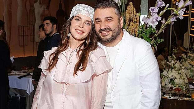 Лиза Моряк показала, как красит Сарика Андреасяна в рыжий цвет: забавное видео