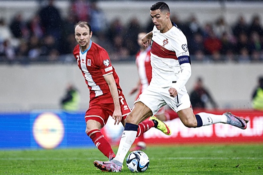 Португалец Криштиану Роналду забил по два мяча в ворота Лихтенштейна и Люксембурга в отборочных матчах ЧЕ-2024