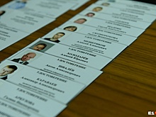 Навыбирали: миллионерам, студентам и безработным вручили корочки депутатов гордумы