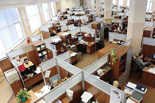 Иностранных работников хотят заставить платить за страховку