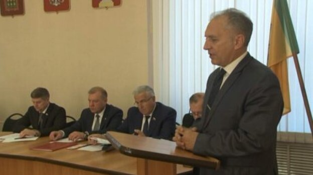 Мэру Кузнецка предложили показать горожанке  свои карманы