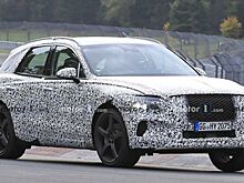 Genesis GV70 начинает снимать камуфляж