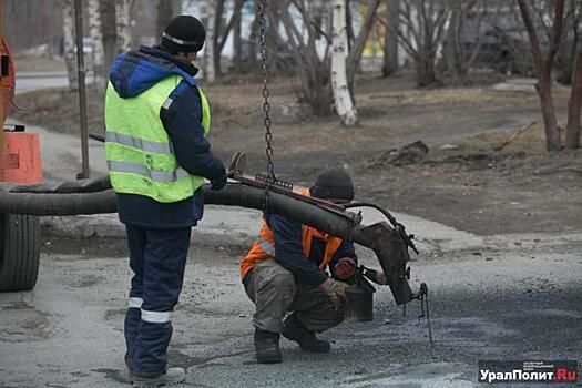 В мэрии Омска прокомментировали инцидент с укладкой асфальта в снег