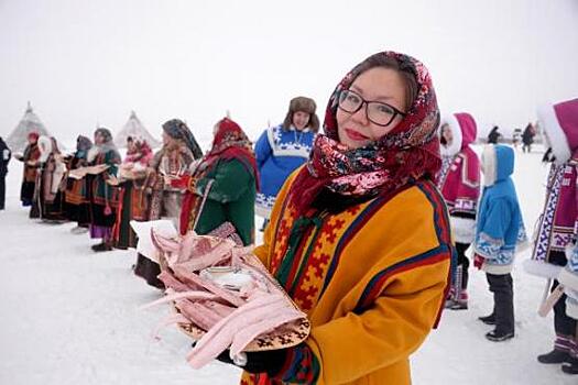 Сэлфи с оленем, строганина и морошка! Циркумполярный конгресс завершился в Салехарде