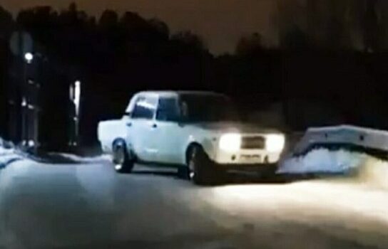 Дрифт полицейских на служебном авто попал на видео