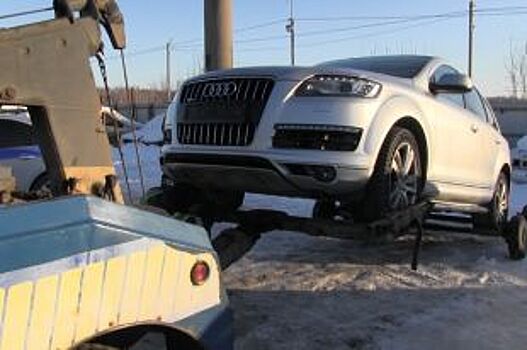 Омич не оплатил 299 штрафов и лишился своего Audi Q7