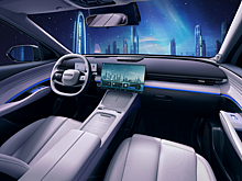 «Танцующая» подсветка и большой дисплей: Omoda показала салон C7 для России