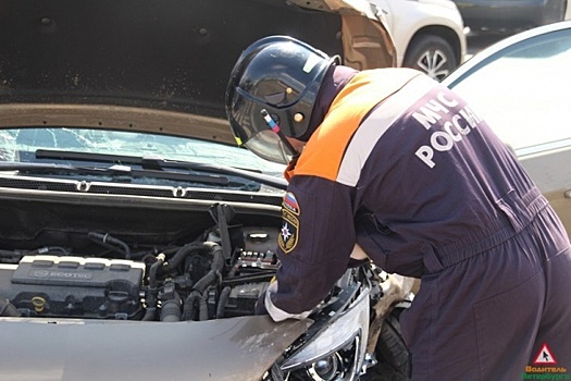 В Калмыкии в «лобовом» столкновении двух авто погибли пятеро. Трехлетняя девочка выжила