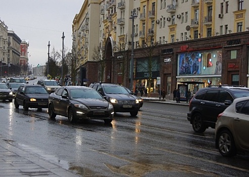 Россиянам стало невыгодно ездить на собственном автомобиле