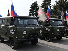 Минпромторг и Народный фронт передали на фронт новую партию автомобилей УАЗ