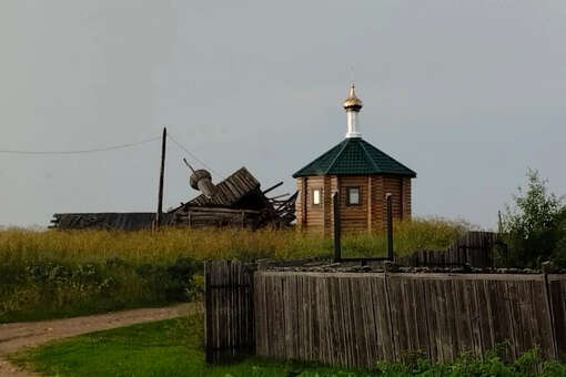 В деревне Чухчерема Архангельской области рухнула церковь Василия Блаженного