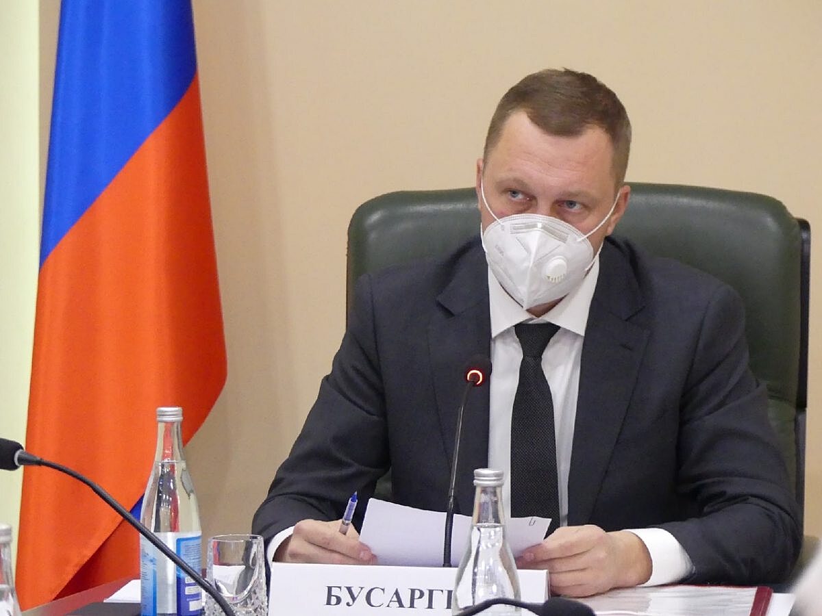 Роман Бусаргин провел оперативное совещание по уборке