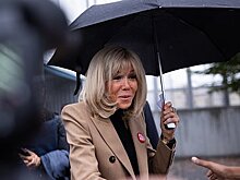 Российский хирург раскрыл секреты молодости 69-летней жены Макрона