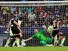 «Барселона» пропустила от «Леванте» с пенальти за игру Бальде рукой и проигрывает 0:2 после 1-го тайма