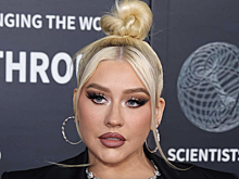 «Неузнаваемая»: Кристина Агилера вышла в свет после пластики лица