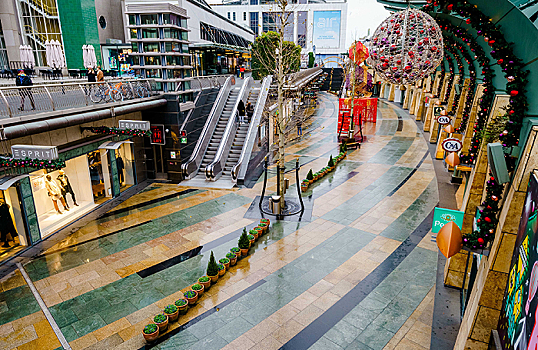 Резкий рост заболеваемости коронавирусом в мире пока не вызвал полного локдауна