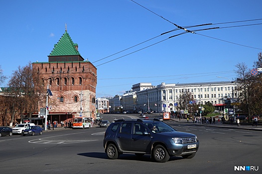 Площадь Минина и Пожарского перекрыли ради зимней формы полицейских