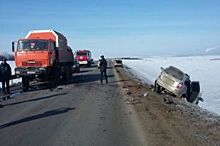 В Новосибирске на Ипподромской перевернулся КамАз