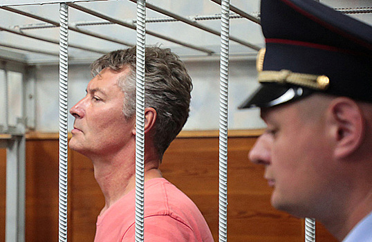 Евгению Ройзману суд назначил мерой пресечения запрет определенных действий