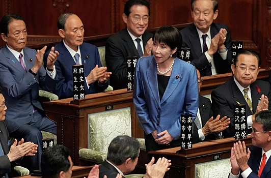 От байкерши до министра: что известно о «Железной леди» Японии, обещающей вернуть величие стране