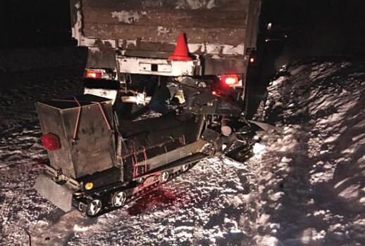 В Надыме снегоход залетел под самосвал (ФОТО)