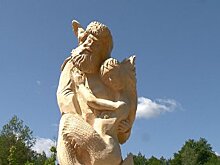 В Золотаревке провели фестиваль-конкурс парковых скульптур