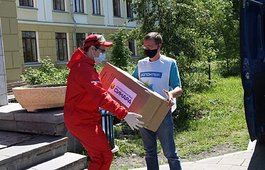 Фонд «Синара» передал оборудование свердловским волонтерам