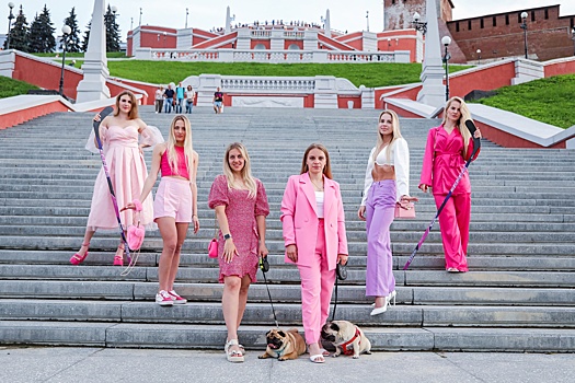 Нижегородские хоккеистки переоделись в кукол Барби