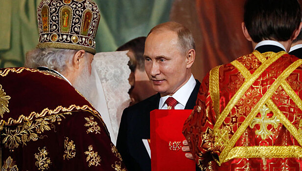 Путин подарил Патриарху уникальное яйцо