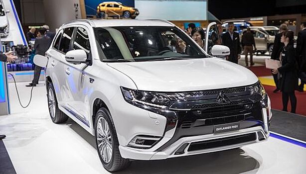 В Женеве показали обновленный Mitsubishi Outlander