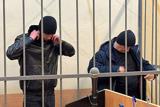 Охранников, обвиняемых в убийстве юноши в петербургском ТЦ, отправили за решетку