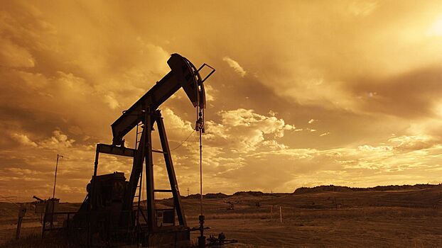 Эксперт Мищенко: страны Запада не смогут сдержать рост цен на рынке нефти