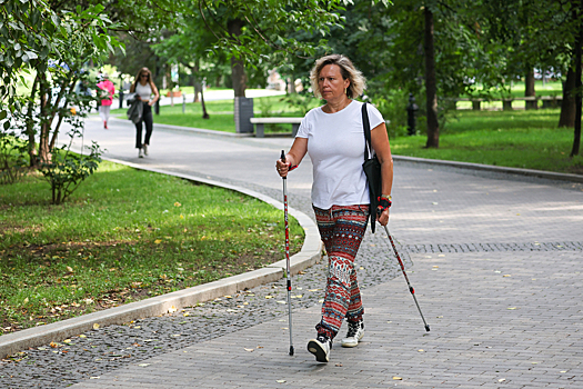Хотя бы 15 минут: быструю ходьбу назвали ключом к долголетию