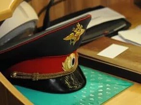 Бывшего полицейского в Свердловской области осудили за вымогательство взятки