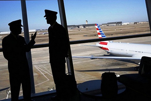 American Airlines отменила рейс из-за нетрезвого пилота