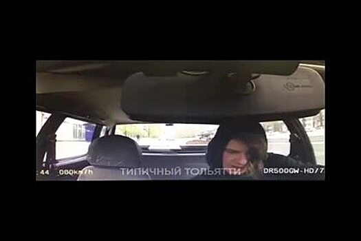Россиянин под наркотиками угнал полицейскую машину и попал на видео