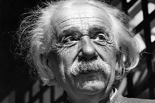 Письмо с впервые выведенной формулой Эйнштейна продадут за 30 миллионов рублей
