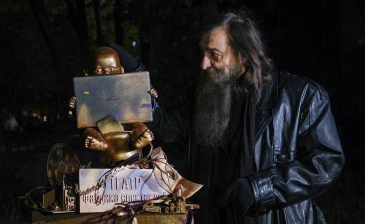 Поэт Владимир Косогов назвал Олега Радина последним авангардистом Курска