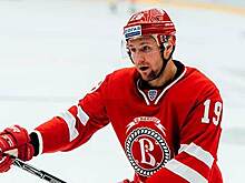 Хоккеист Мусатов досрочно вышел на свободу