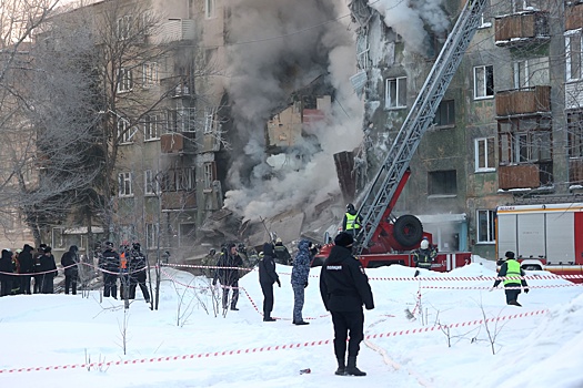 В Новосибирске взрыв газа разрушил часть многоэтажного дома