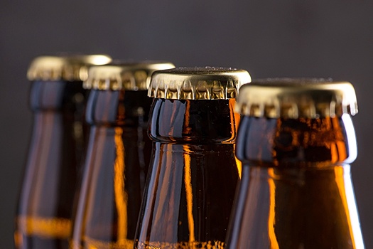 Датская пивоварня представила самую маленькую бутылку пива в мире