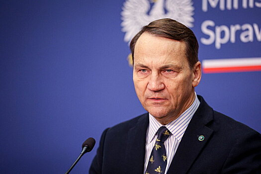 Польский министр потребовал от Маска отключить Starlink на Украине