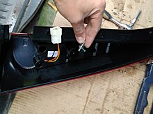 Как установить задний дополнительный фонарь в бампер автомобиля Lada