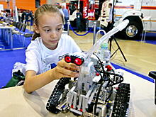 Соревнования роботов провели в столице для юных изобретателей
