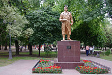 В Киеве демонтируют памятник Чкалову